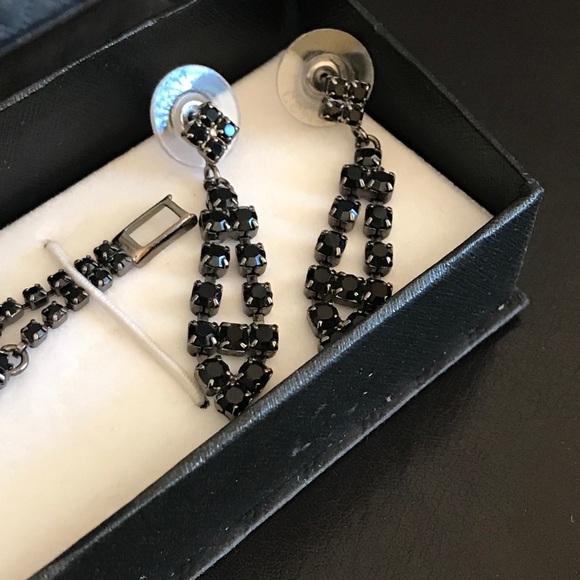 Earring and Bracelet Gift Set - Picture 7 of 8